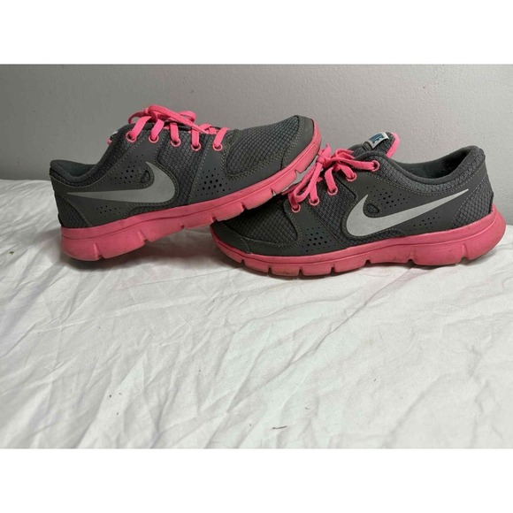 Nike Flex Experience RN Low Gray and pink running shoes size 7 - Picture 2 of 6